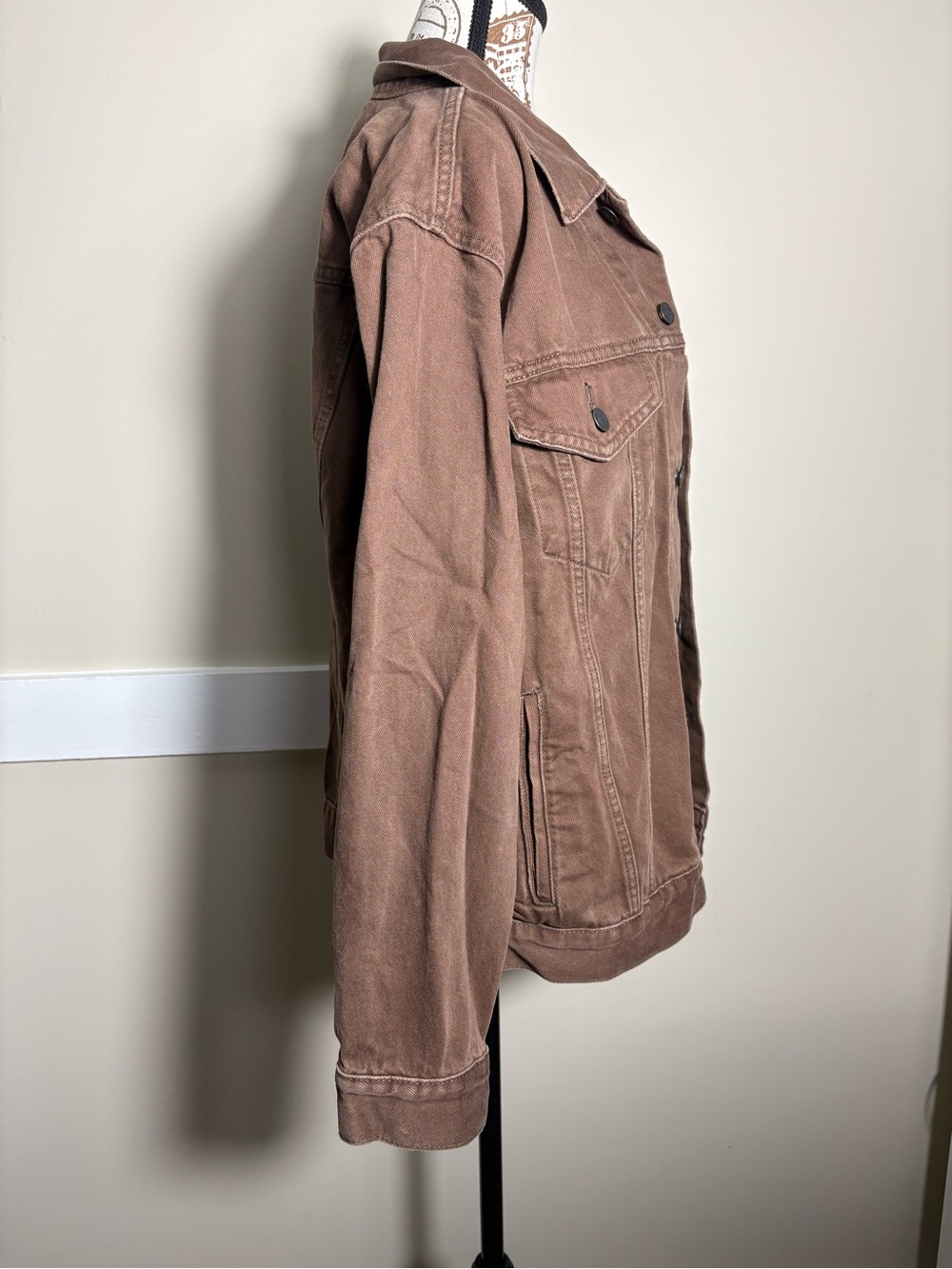 Levi’s Mens Relaxed Trucker Jacket Small Brown Washed Denim Oversized A5782 - Picture 3 of 11